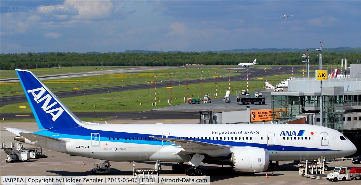 JA828A, 2014 Boeing 787-8 Dreamliner Dreamliner C/N 42248, ANA´s pride straight in front of me. What a great view!