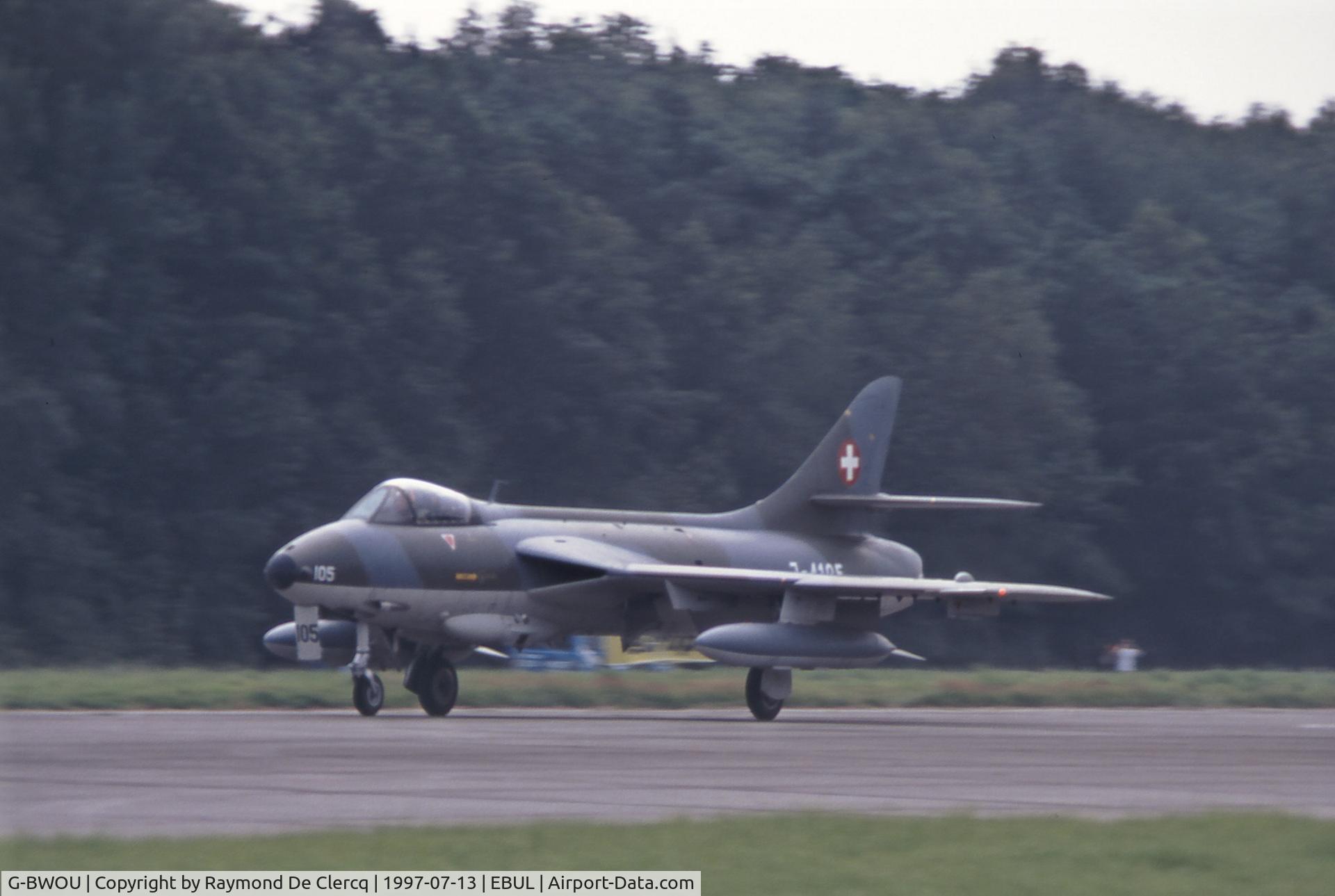 G-BWOU, 1956 Hawker Hunter F.58A C/N HABL-003074, Ursel airshow 1997 as former J-4105.