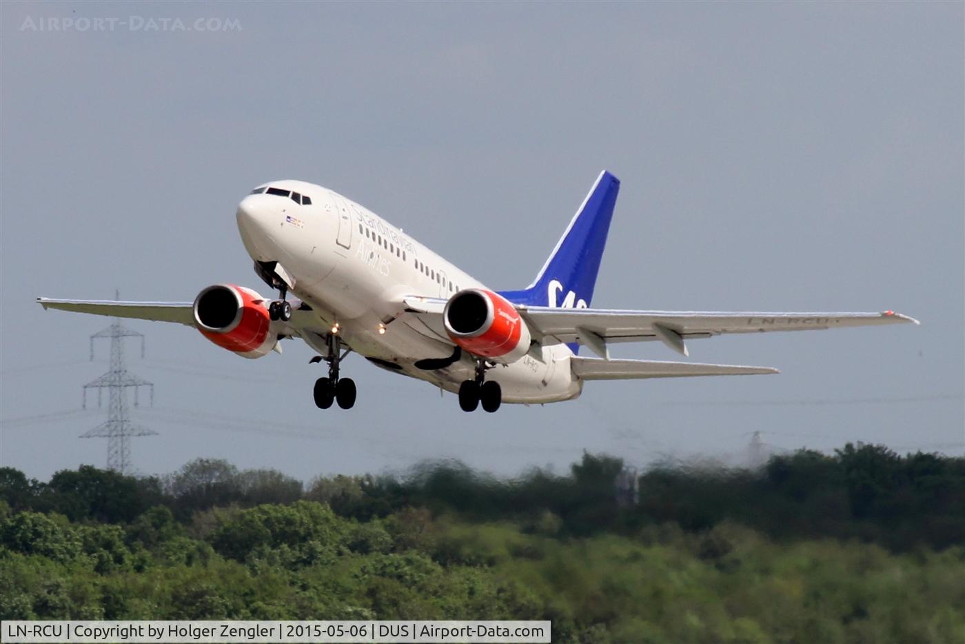 LN-RCU, 1999 Boeing 737-683 C/N 30190, Lift off for return flight to CPH.....
