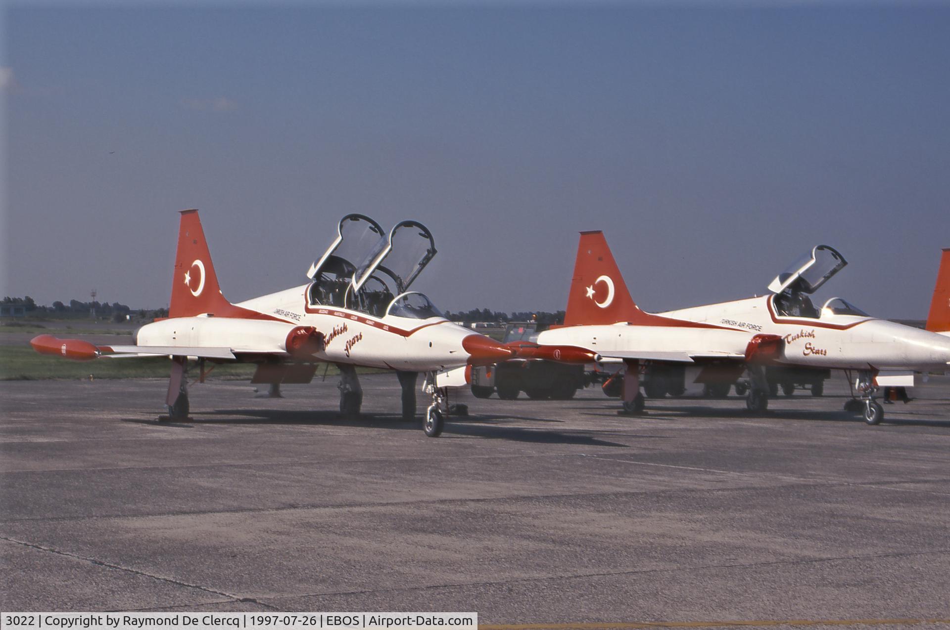 3022, 1970 Canadair NF-5A Freedom Fighter C/N 3022, 3022/1 next to NF-5B 4025/00 at the Ostend airshow 1997.
( aerobatic team Turkish Stars)
