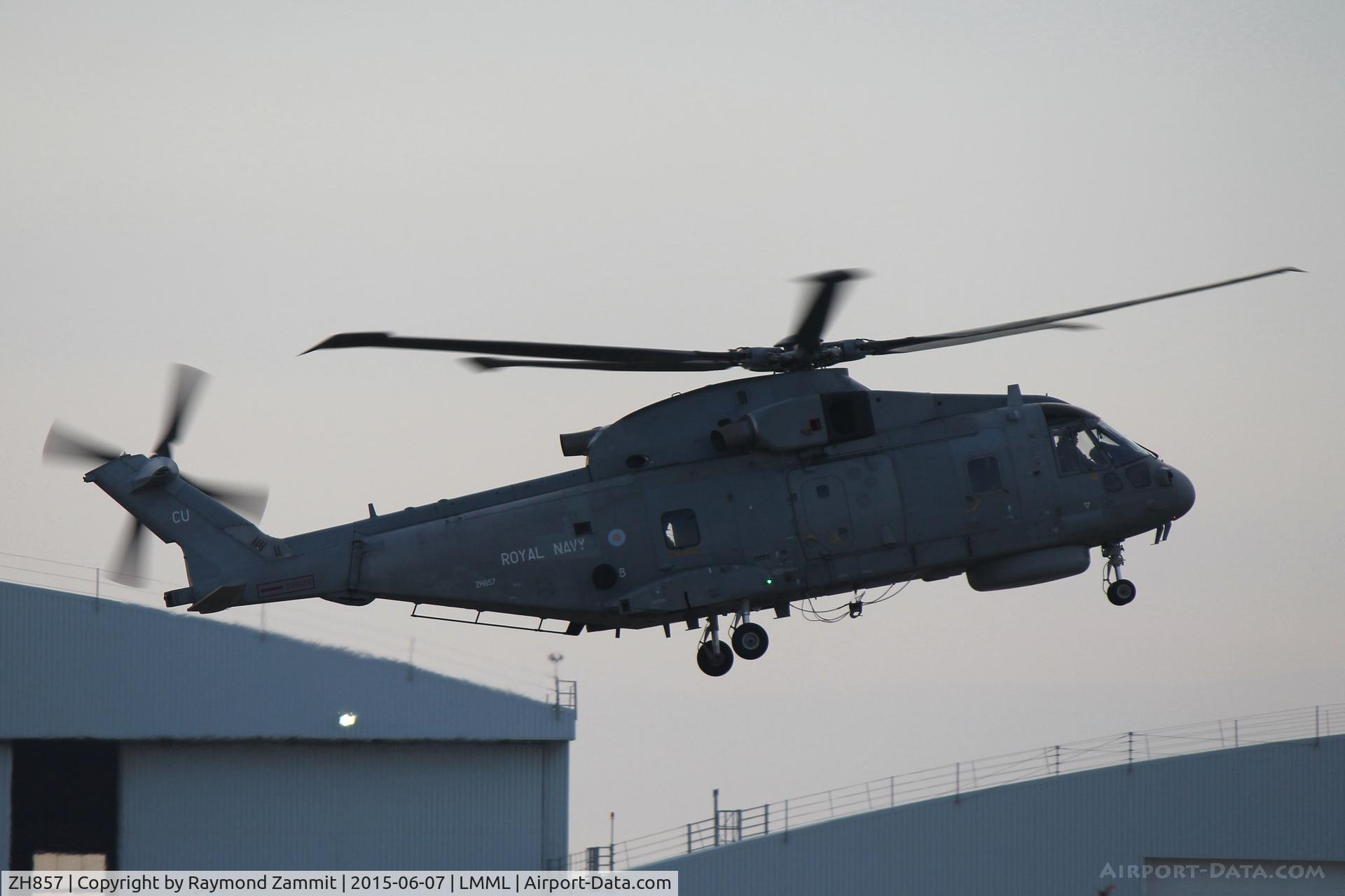 ZH857, AgustaWestland EH-101 Merlin HM.2 C/N 50151/RN37/MCSP17, AgustaWestland ZH857 Royal Navy made a brief visit from HMS Bulwark.