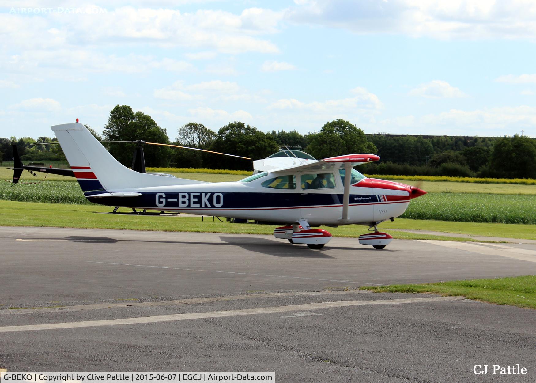 G-BEKO, 1977 Reims F182Q Skylane C/N F1820037, Rapid taxi for departure from Sherburn EGCJ