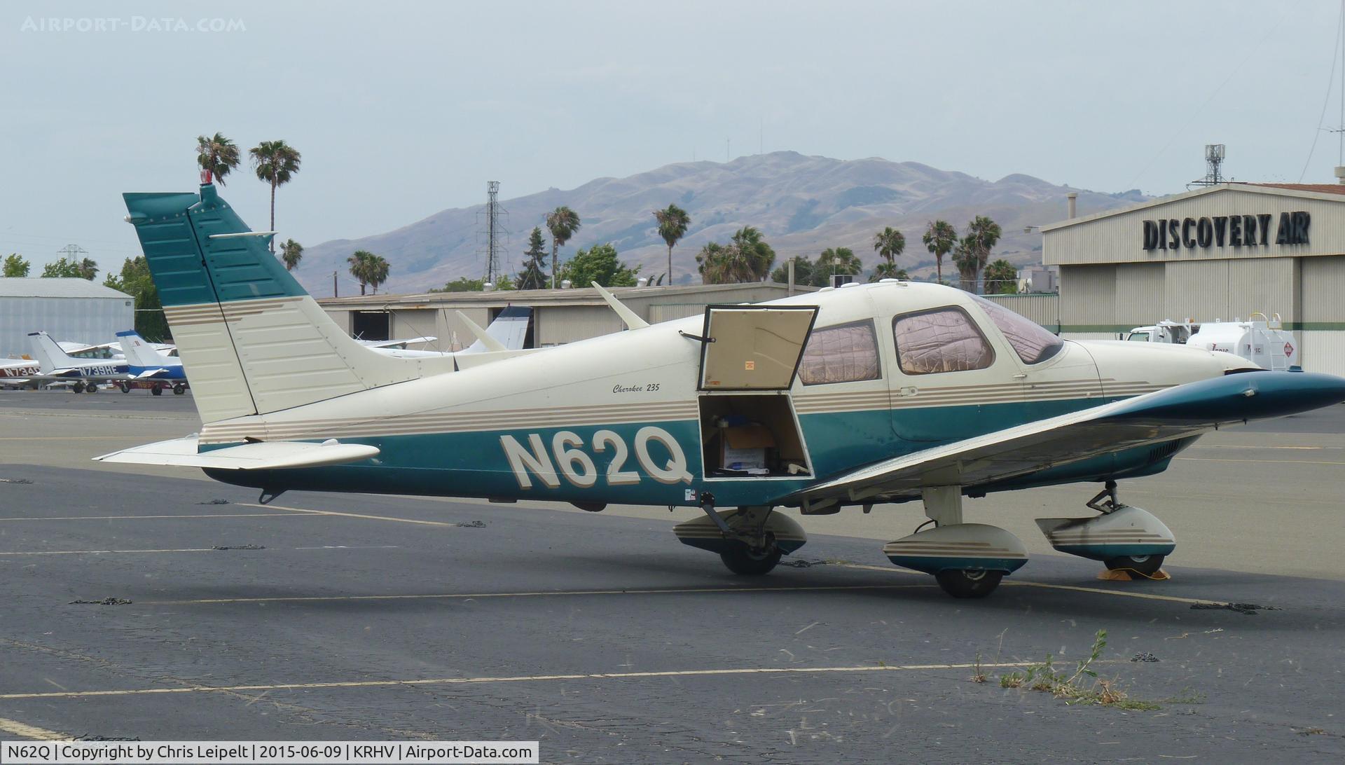 N62Q, 1972 Piper PA-28-235 Cherokee C/N 28-7210011, A transient 1971 Piper Cherokee (LAFAYETTE, CA) visiting Reid Hillview Airport, CA with the baggage door open.