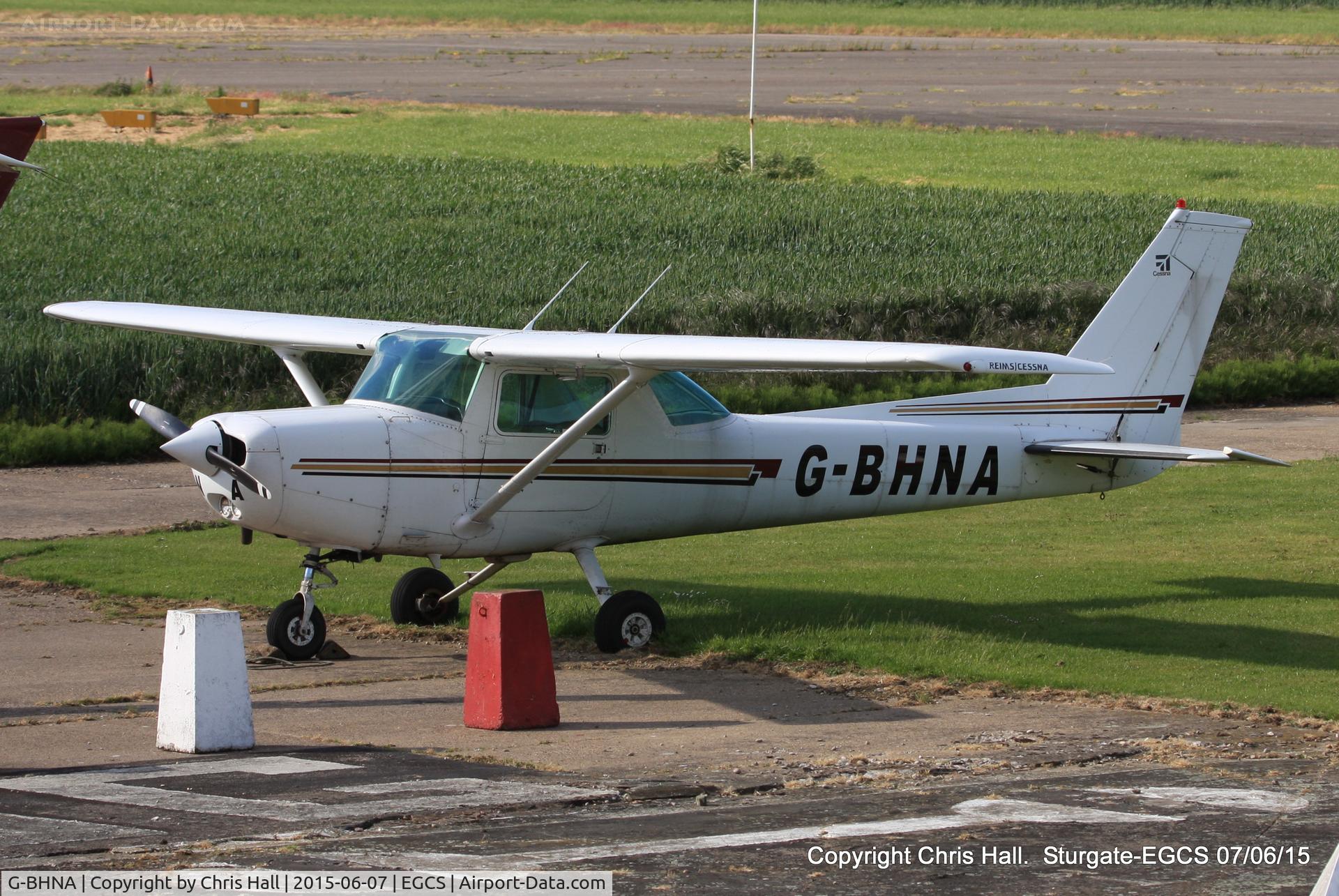 G-BHNA, 1980 Reims F152 C/N 1683, parked at Sturgate