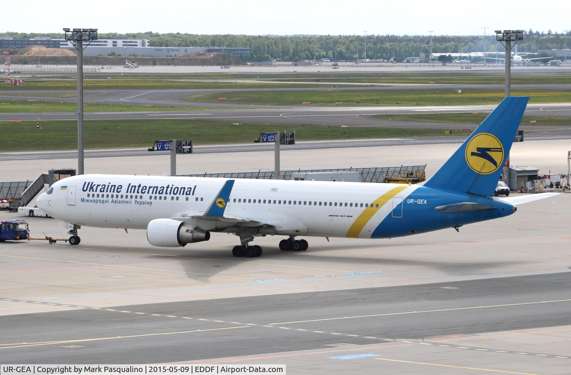 UR-GEA, 1991 Boeing 767-322 C/N 25280, Boeing 767-300