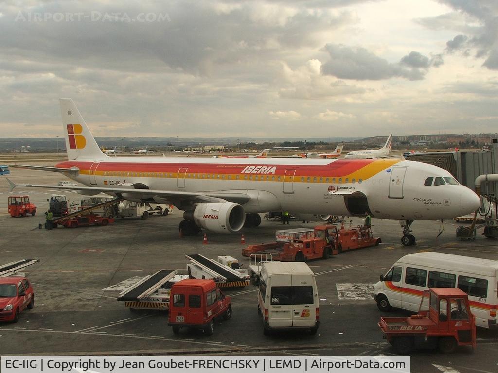 EC-IIG, 2001 Airbus A321-211 C/N 1554, Ciudad de Siguenza
