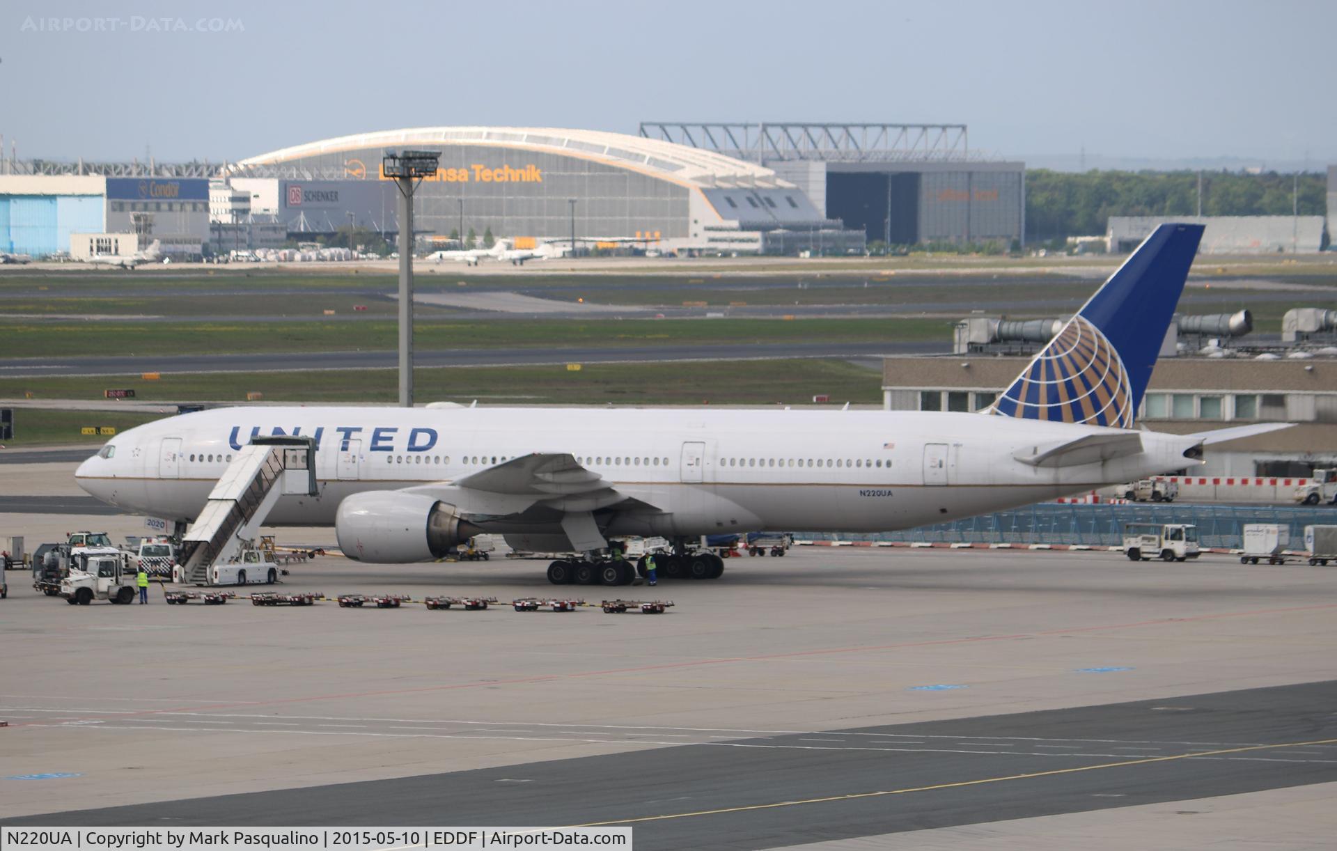 N220UA, 2001 Boeing 777-222 C/N 30223, Boeing 777-200