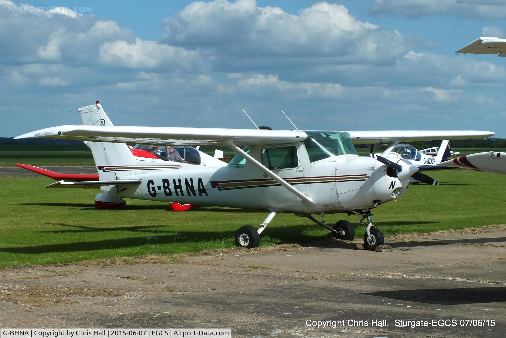 G-BHNA, 1980 Reims F152 C/N 1683, parked at Sturgate