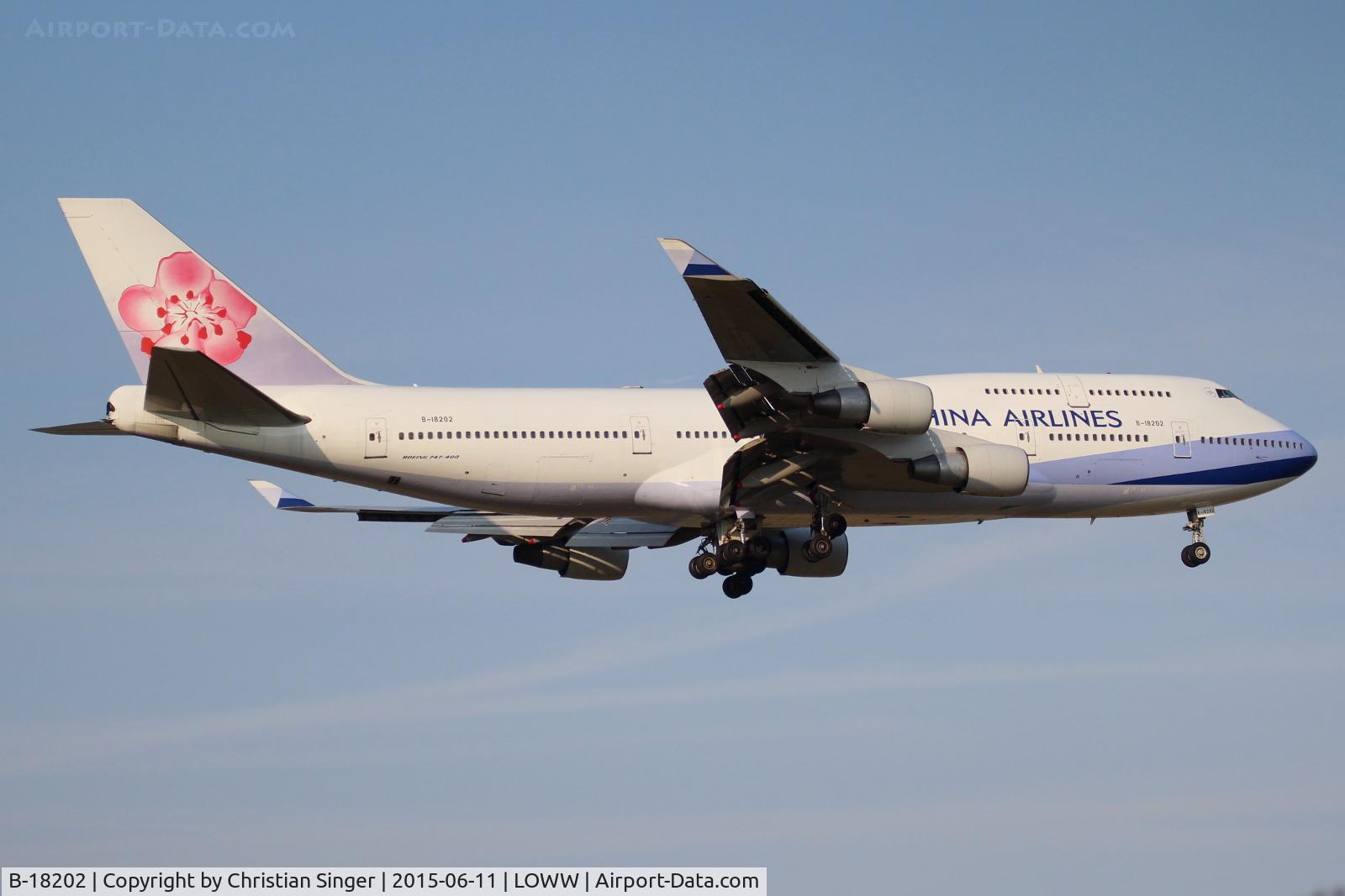 B-18202, 1997 Boeing 747-409 C/N 28710, LOWW RWY29