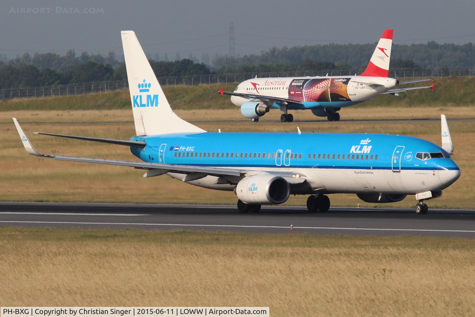 PH-BXG, 2000 Boeing 737-8K2 C/N 30357, LOWW RWY34