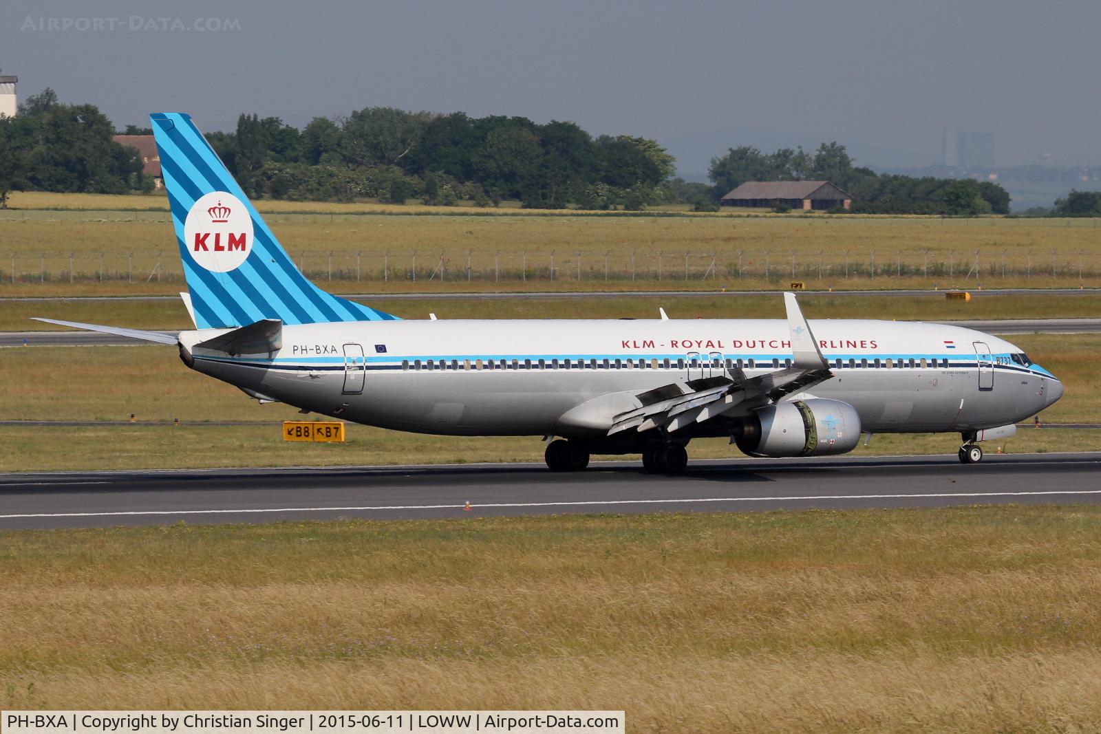 PH-BXA, 1998 Boeing 737-8K2 C/N 29131, LOWW RWY34