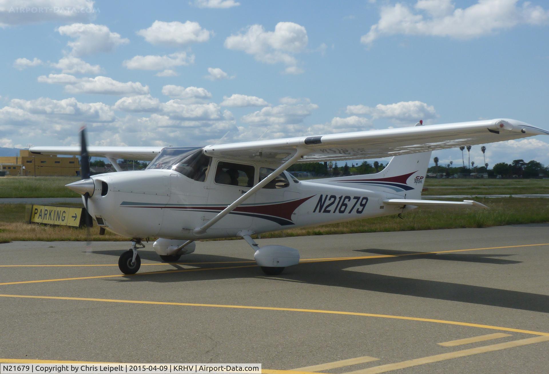 N21679, 2004 Cessna 172S C/N 172S9648, A local 2004 Cessna 172S taxing out on Z at Reid Hillview Airport, CA.