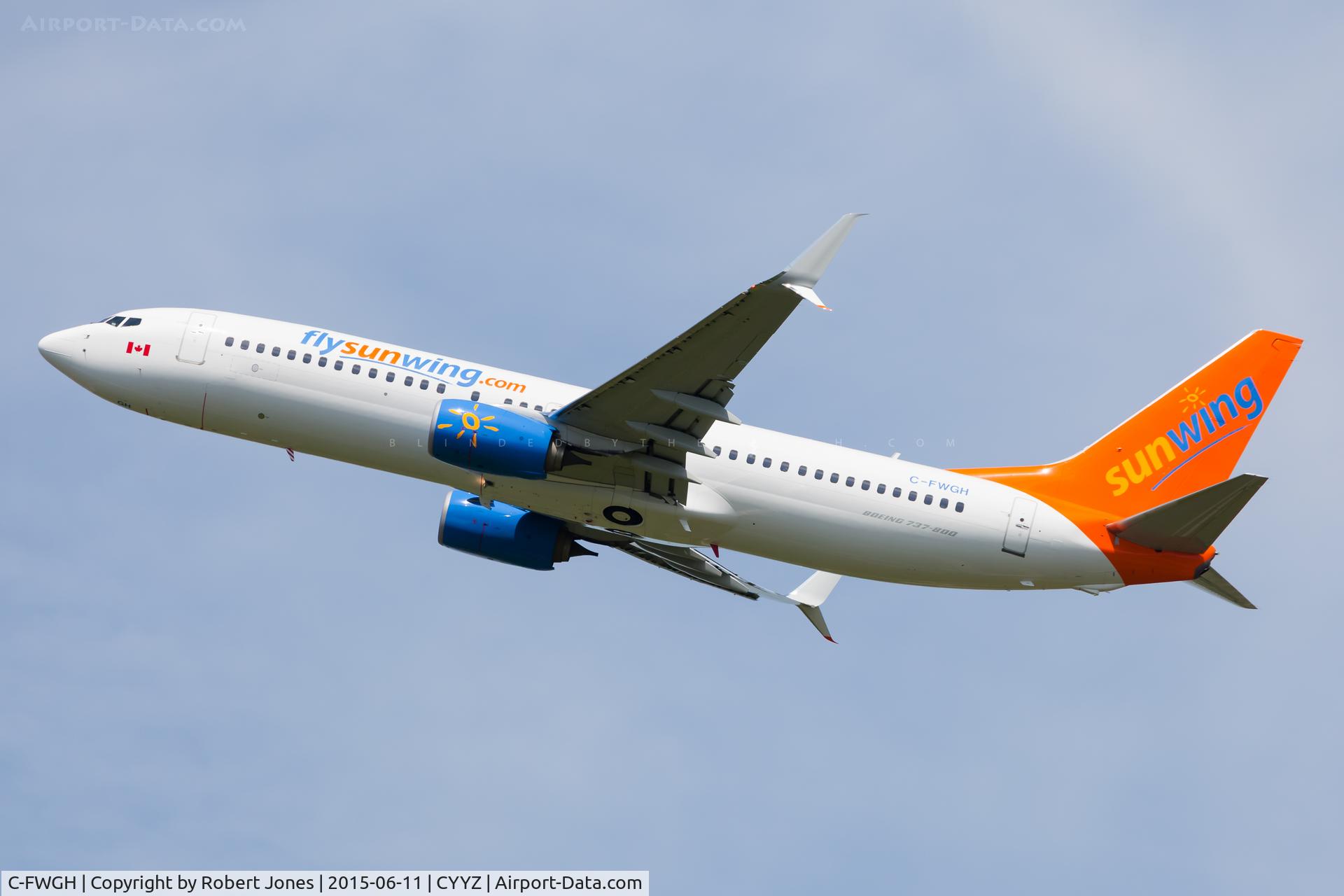 C-FWGH, 2011 Boeing 737-86J C/N 37752, Departing 24R at Toronto Pearson.