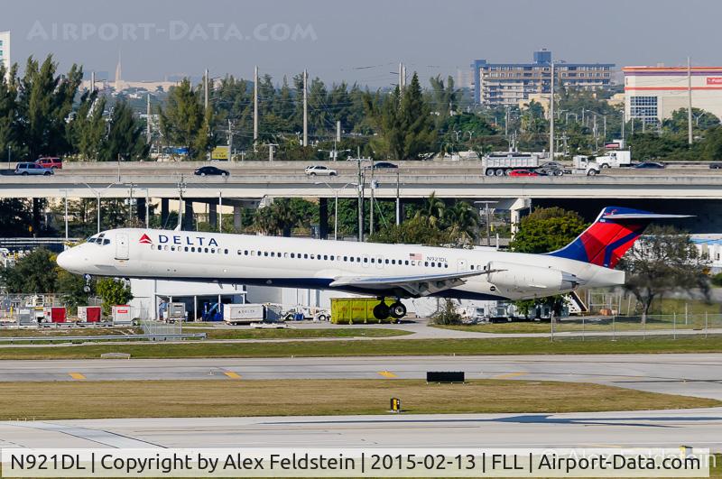 N921DL, 1988 McDonnell Douglas MD-88 C/N 49645, Ft. Lauderdale