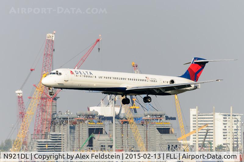 N921DL, 1988 McDonnell Douglas MD-88 C/N 49645, Ft. Lauderdale