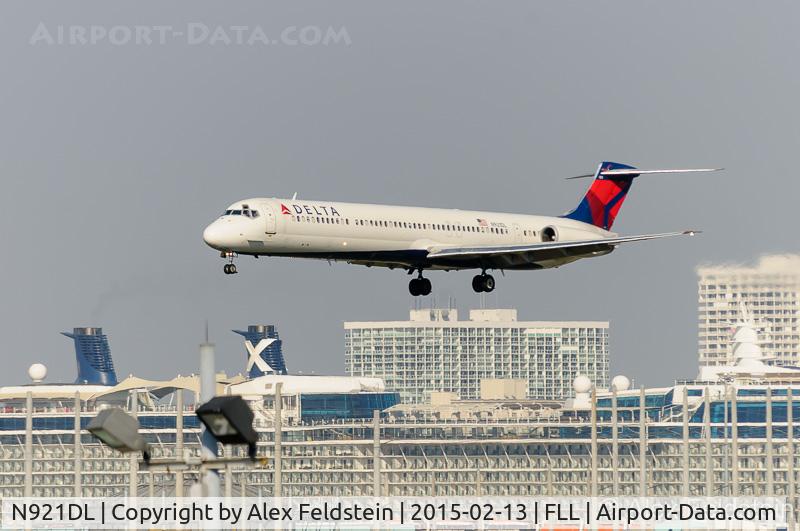 N921DL, 1988 McDonnell Douglas MD-88 C/N 49645, Ft. Lauderdale