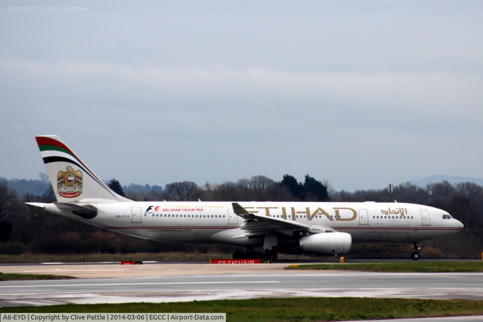 A6-EYD, 2005 Airbus A330-243 C/N 658, Take-off roll at Manchester EGCC