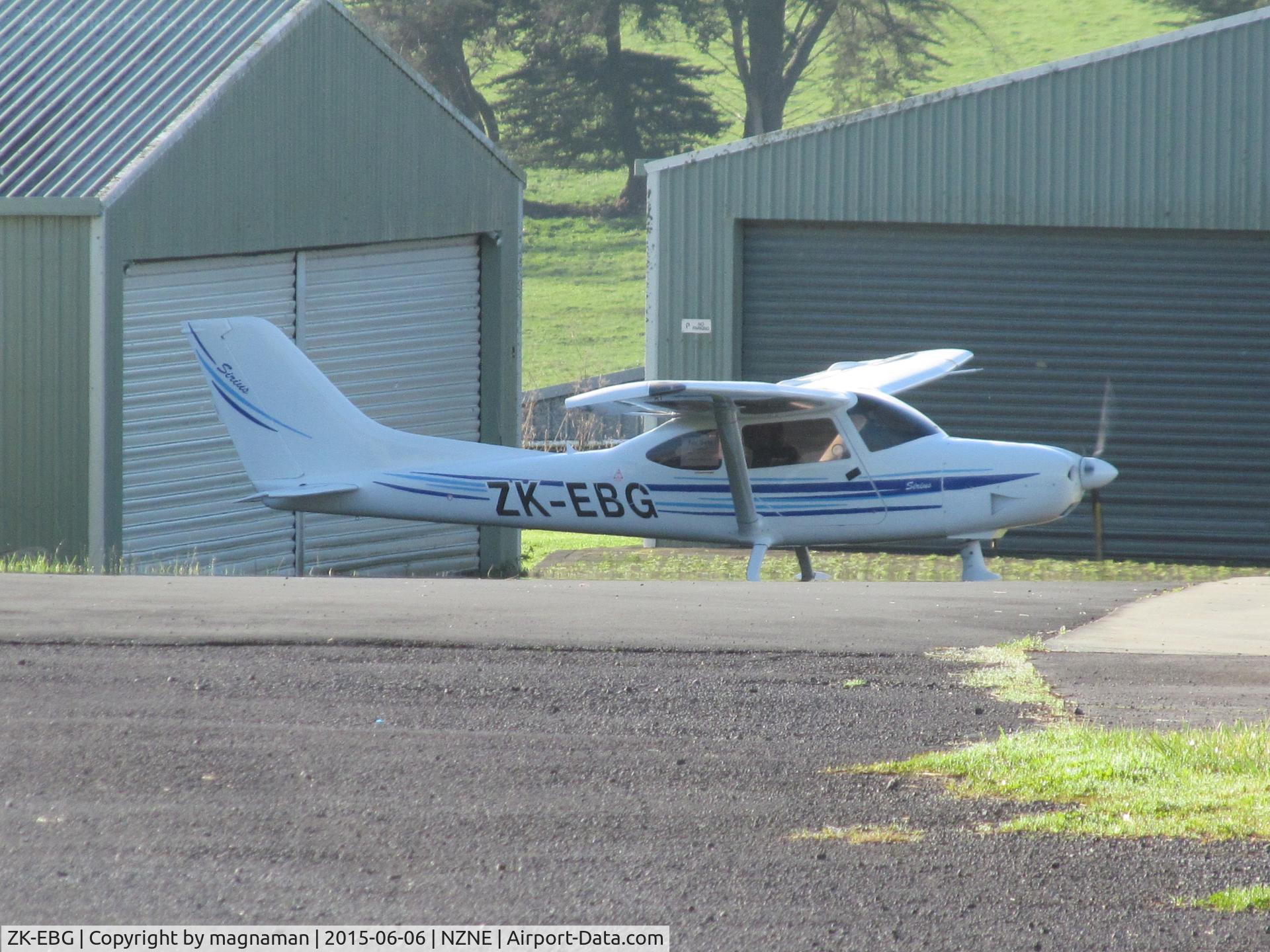 ZK-EBG, TL Ultralight TL-3000 Sirius C/N 10SI13, Hiding down track at North Shore