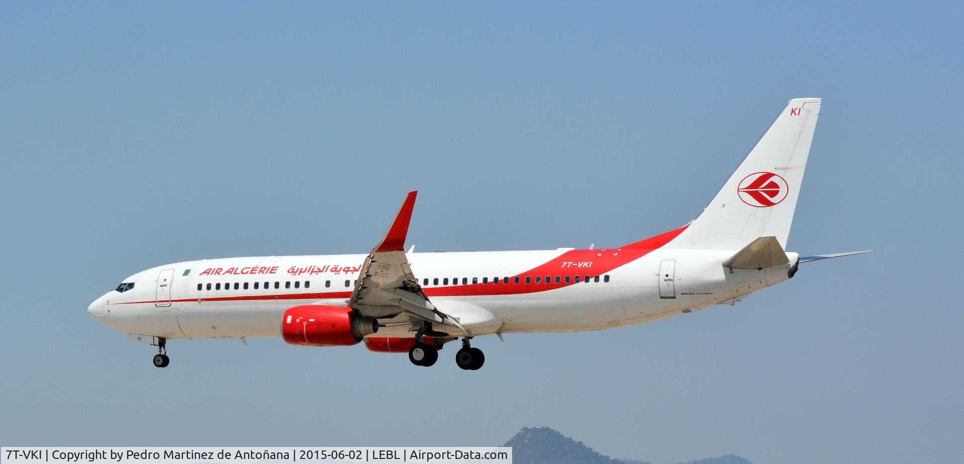7T-VKI, 2011 Boeing 737-8D6 C/N 40863, El Prat Barcelona - España