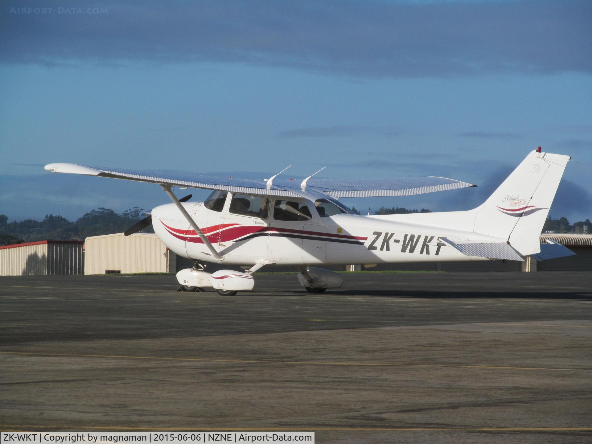 ZK-WKT, Cessna 172S C/N 172S-8647, On sunny apron