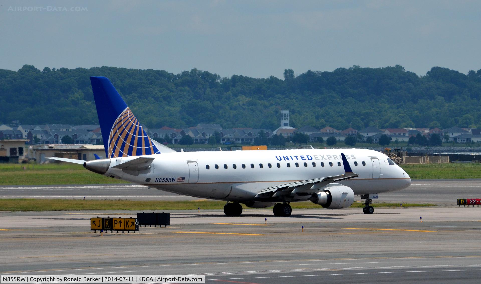 N855RW, 2005 Embraer 170SE (ERJ-170-100SE) C/N 17000077, Taxi National