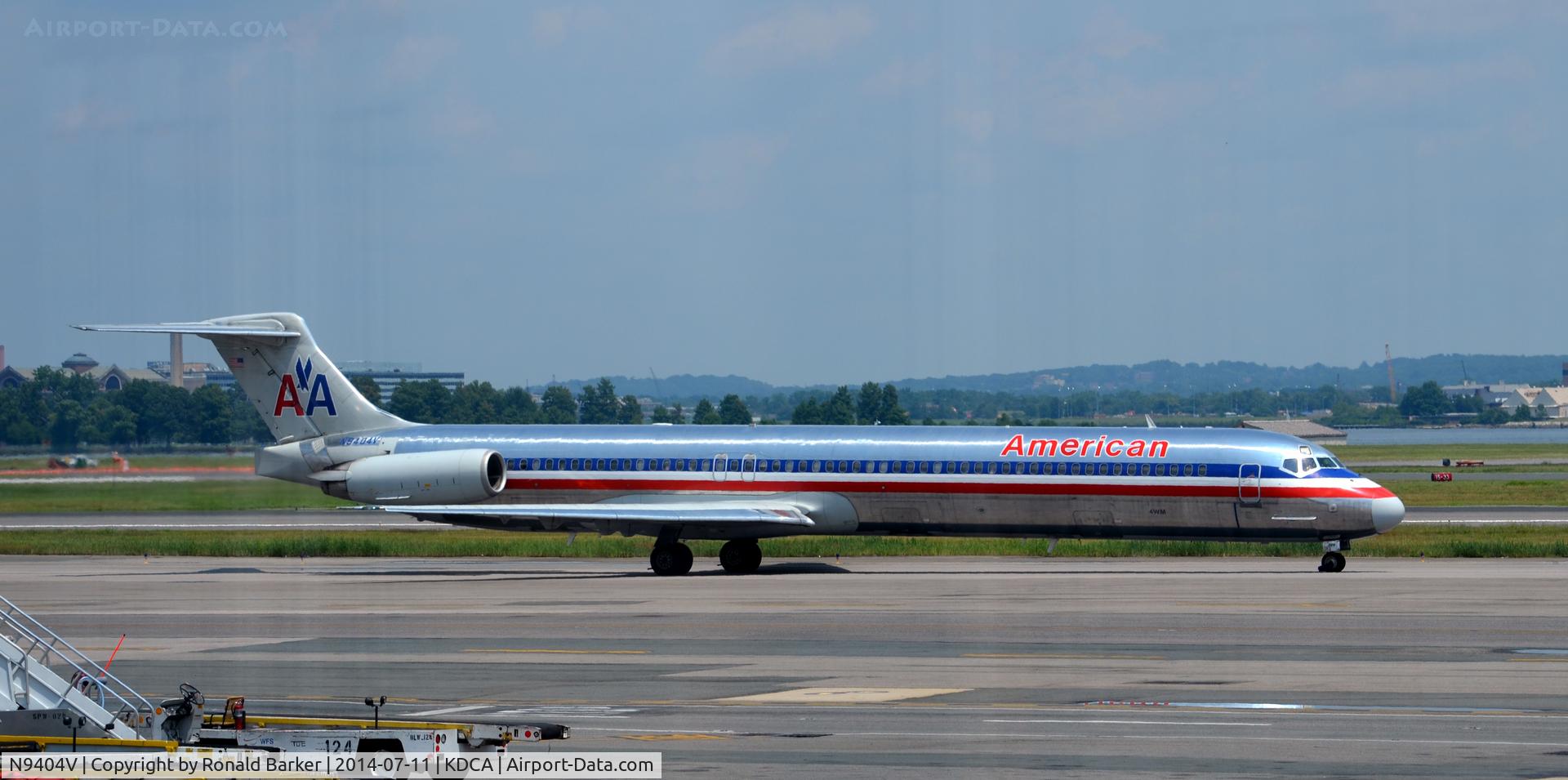N9404V, 1992 McDonnell Douglas MD-83 (DC-9-83) C/N 53140, Taxi National