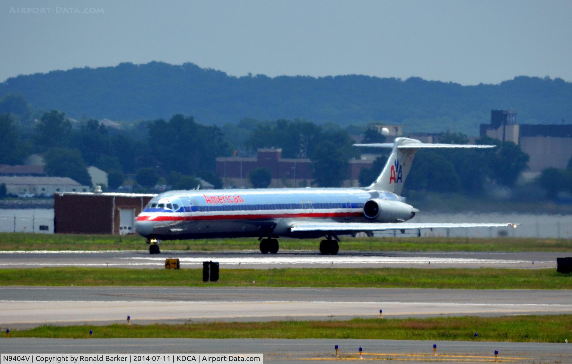 N9404V, 1992 McDonnell Douglas MD-83 (DC-9-83) C/N 53140, Takeoff National
