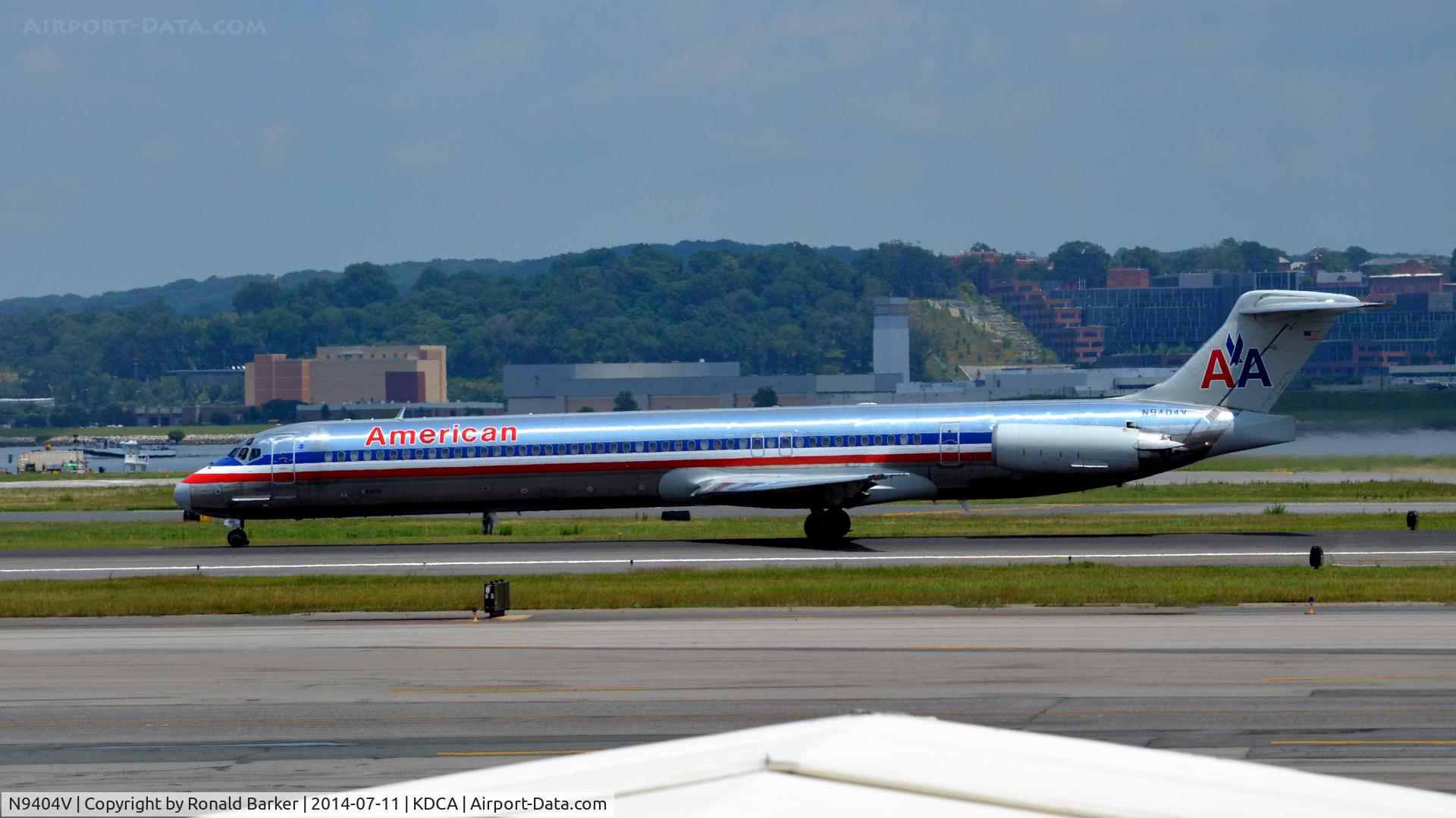 N9404V, 1992 McDonnell Douglas MD-83 (DC-9-83) C/N 53140, Takeoff National
