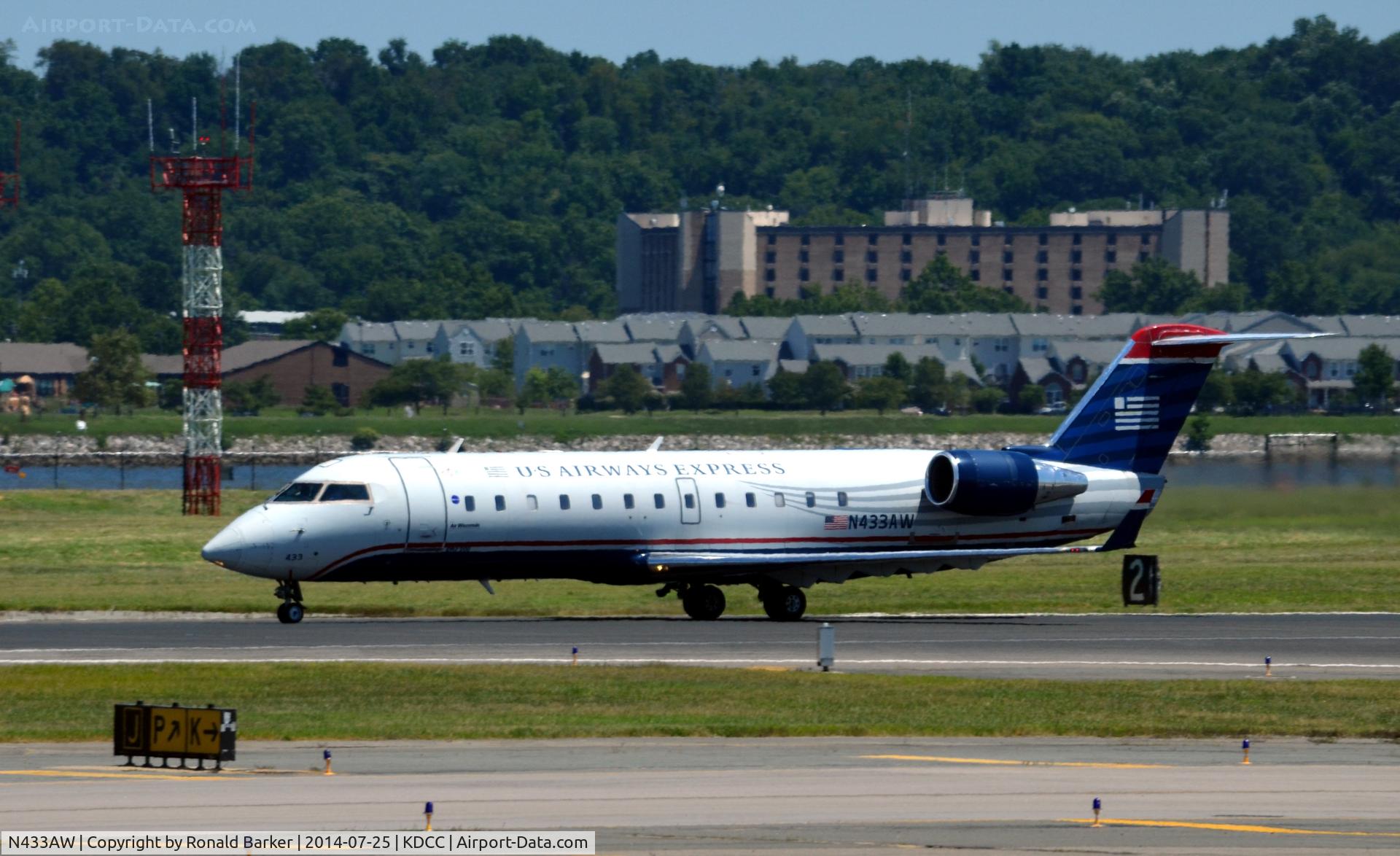 N433AW, 1999 Canadair CRJ-200LR (CL-600-2B19) C/N 7289, Takeoff National
