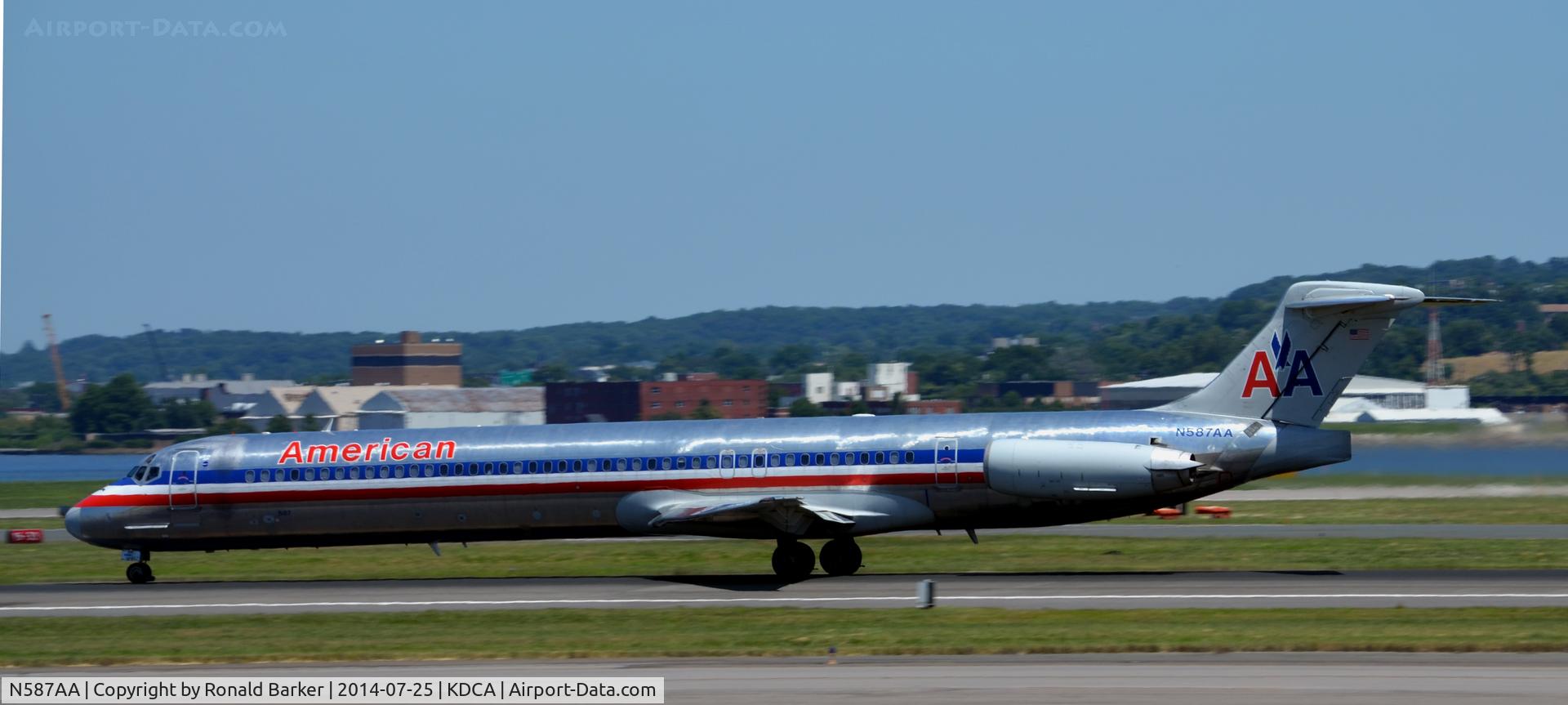 N587AA, 1991 McDonnell Douglas MD-82 (DC-9-82) C/N 53250, Takeoff National