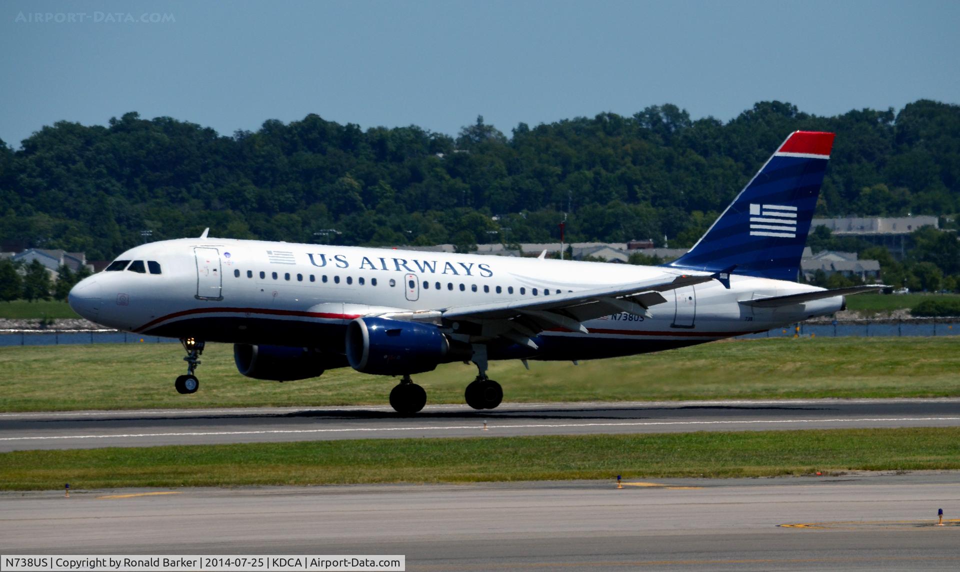 N738US, 2000 Airbus A319-112 C/N 1254, Landing National