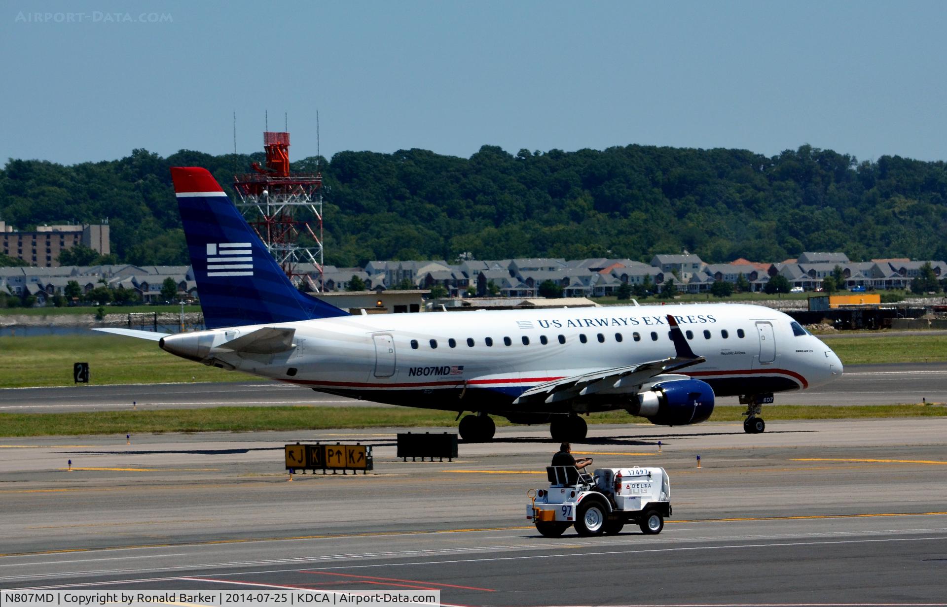 N807MD, 2004 Embraer 170SU (ERJ-170-100SU) C/N 17000020, Taxi National