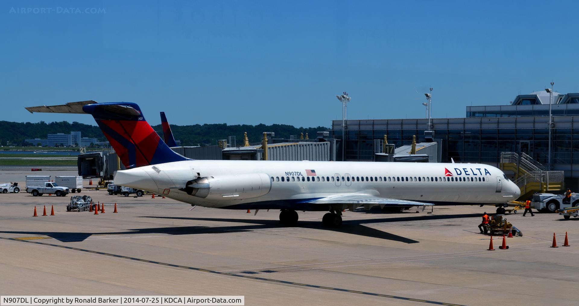 N907DL, 1987 McDonnell Douglas MD-88 C/N 49538, Gate 17 National