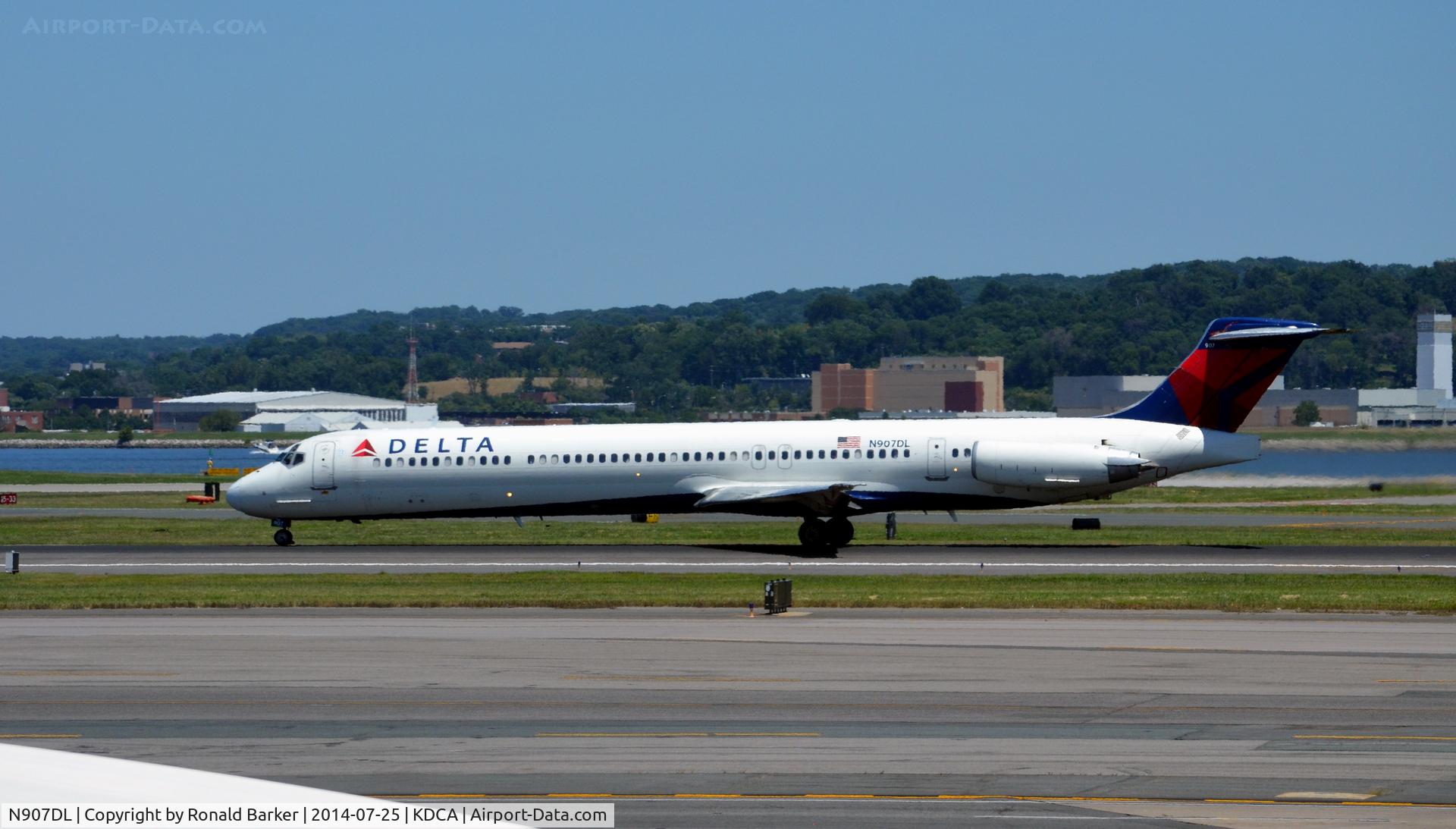 N907DL, 1987 McDonnell Douglas MD-88 C/N 49538, Takeoff National