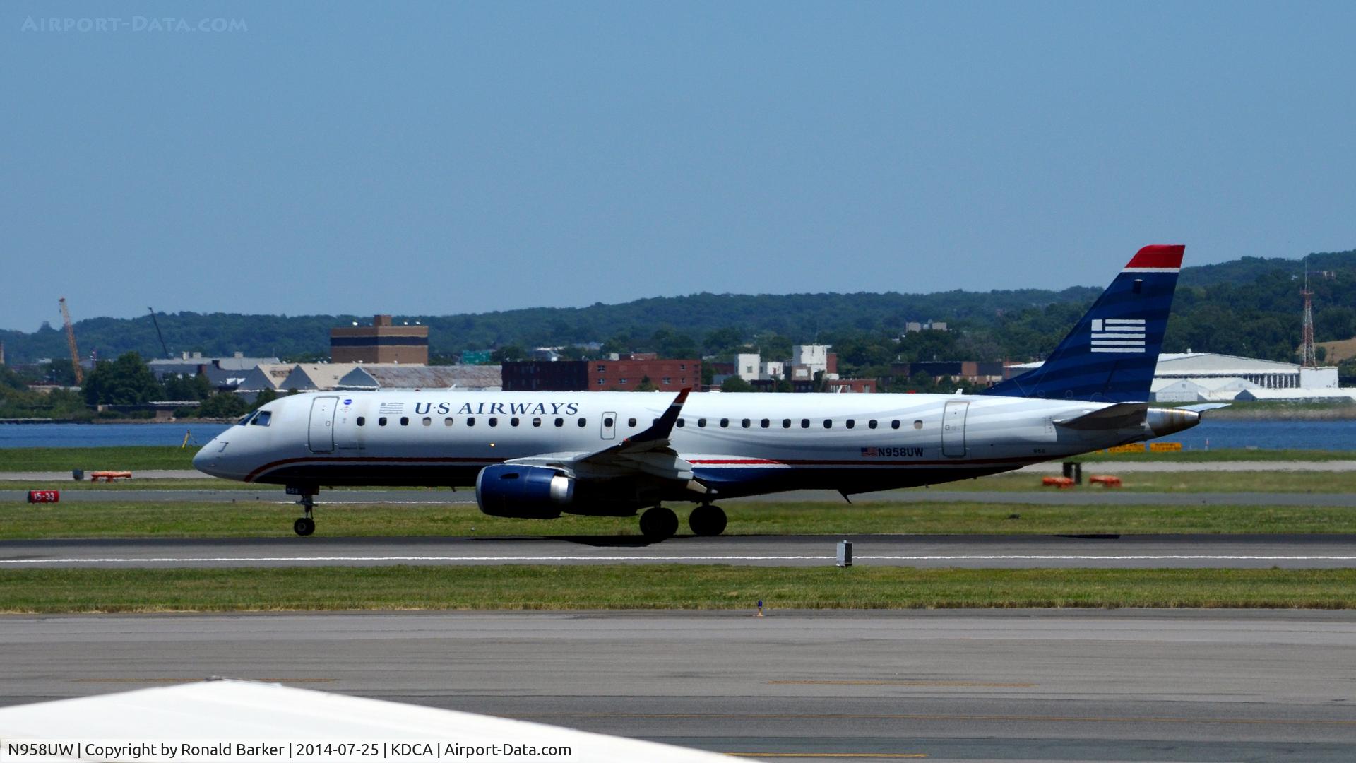N958UW, 2008 Embraer ERJ-190-100 IGW 190AR C/N 19000164, Takeoff National