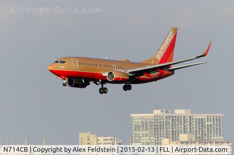 N714CB, 1998 Boeing 737-7H4 C/N 27848, Ft. Lauderdale