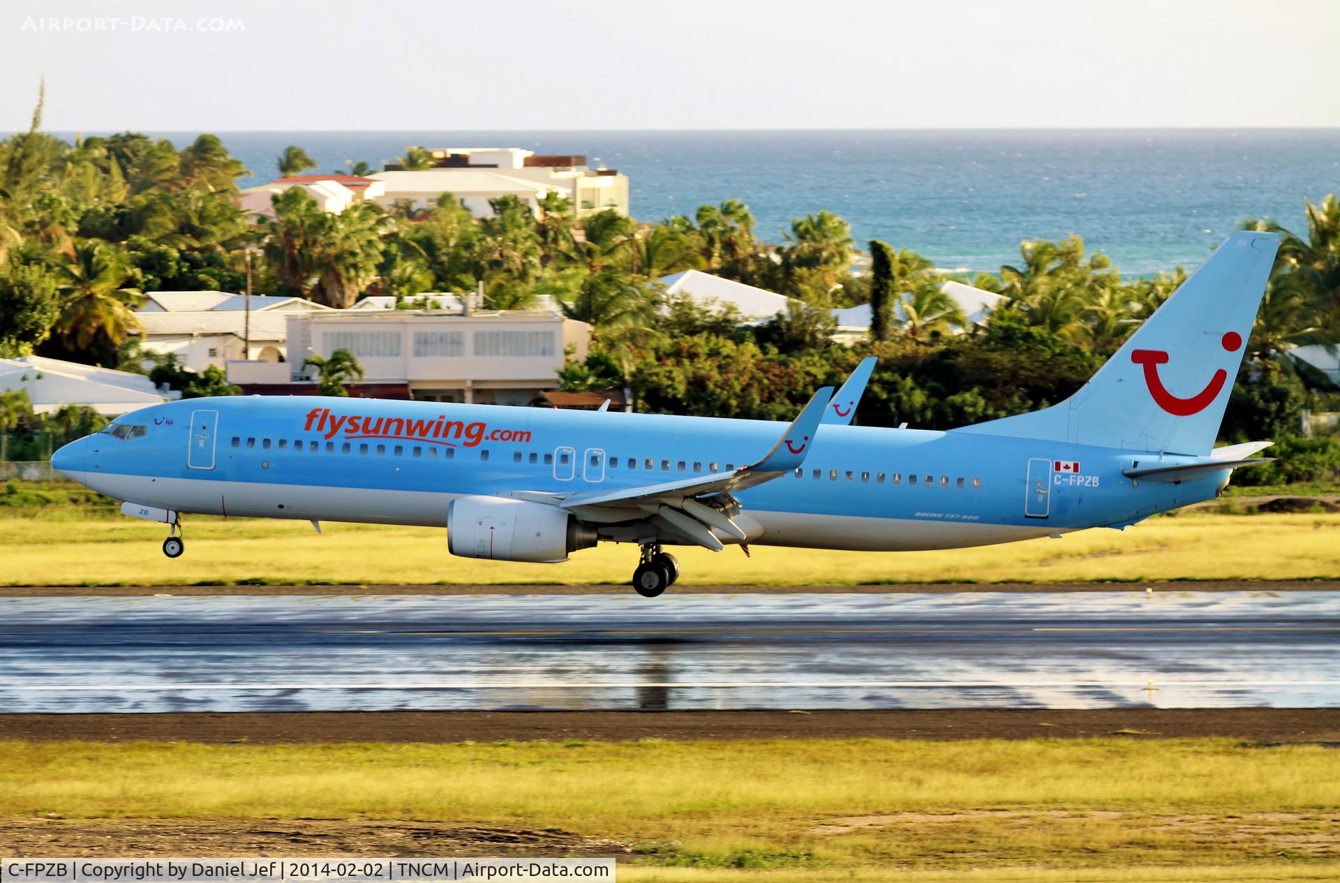 C-FPZB, 2007 Boeing 737-8K5 C/N 35131, C-FPZB landing at TNCM