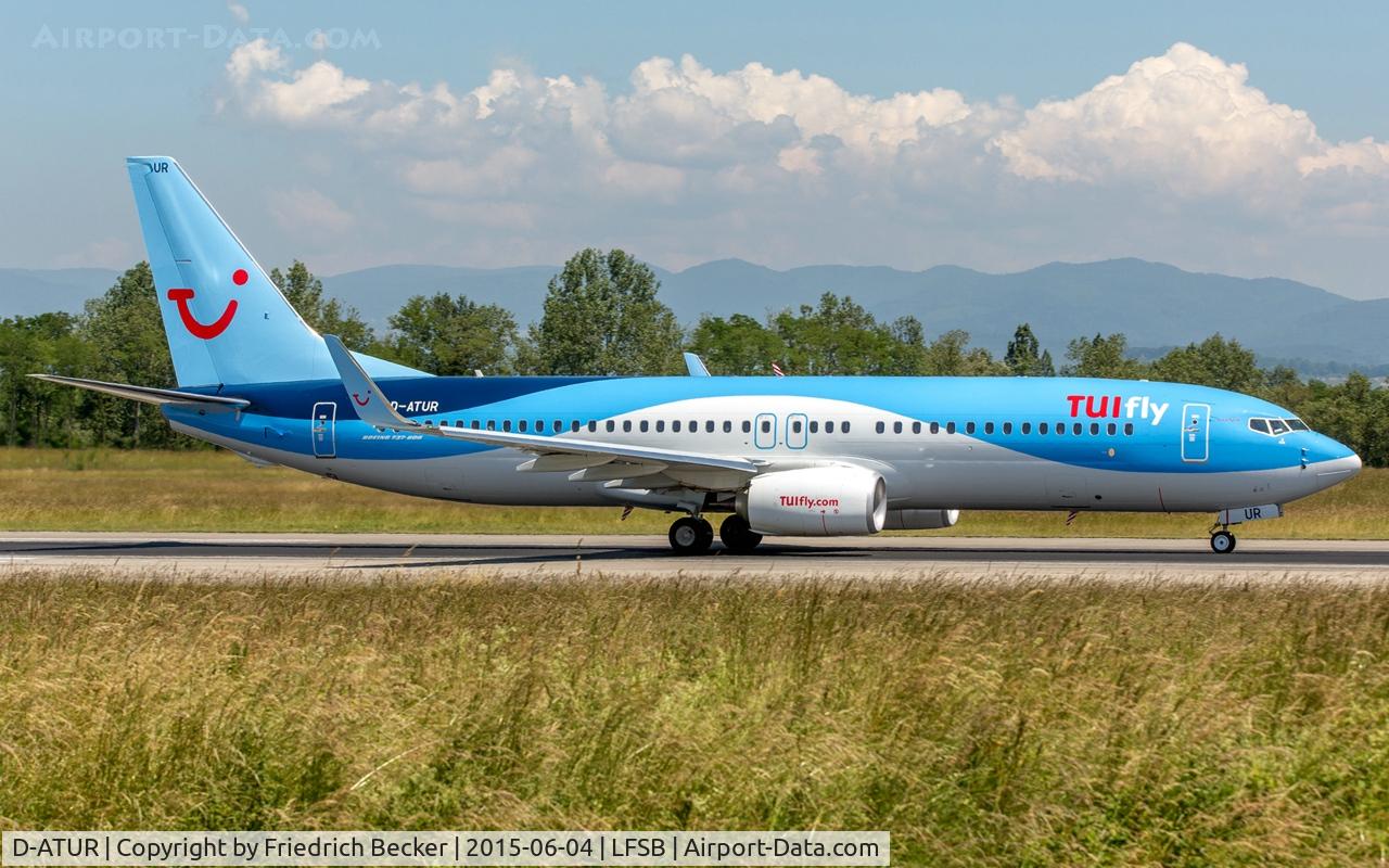 D-ATUR, 2015 Boeing 737-8K5 C/N 41664, departure from Basel