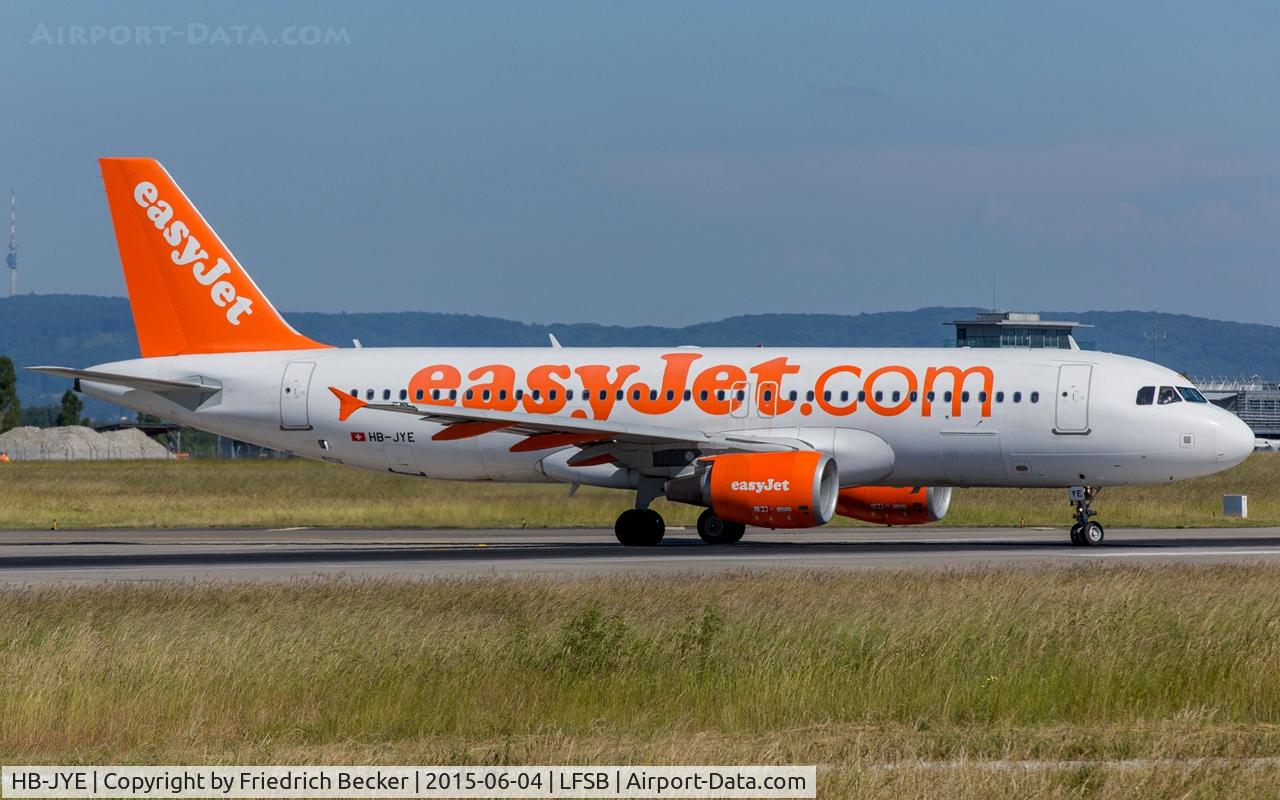 HB-JYE, 2009 Airbus A320-214 C/N 4006, line up for departure