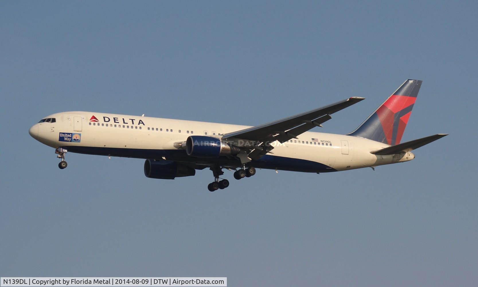 N139DL, 1992 Boeing 767-332 C/N 25984, United Way Delta 767-300