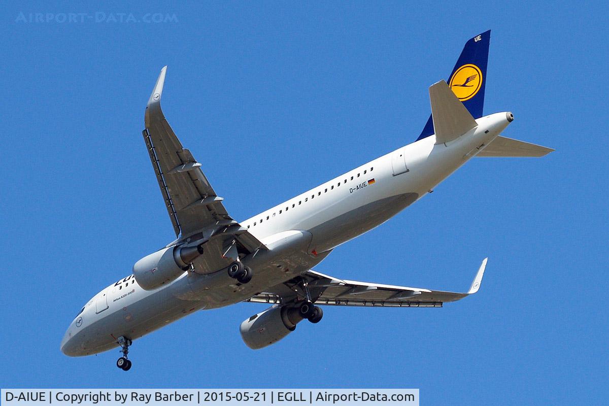D-AIUE, 2014 Airbus A320-214 C/N 6092, Airbus A320-214(SL) [6092] (Lufthansa) Home~G 21/05/2015. On approach 27R.