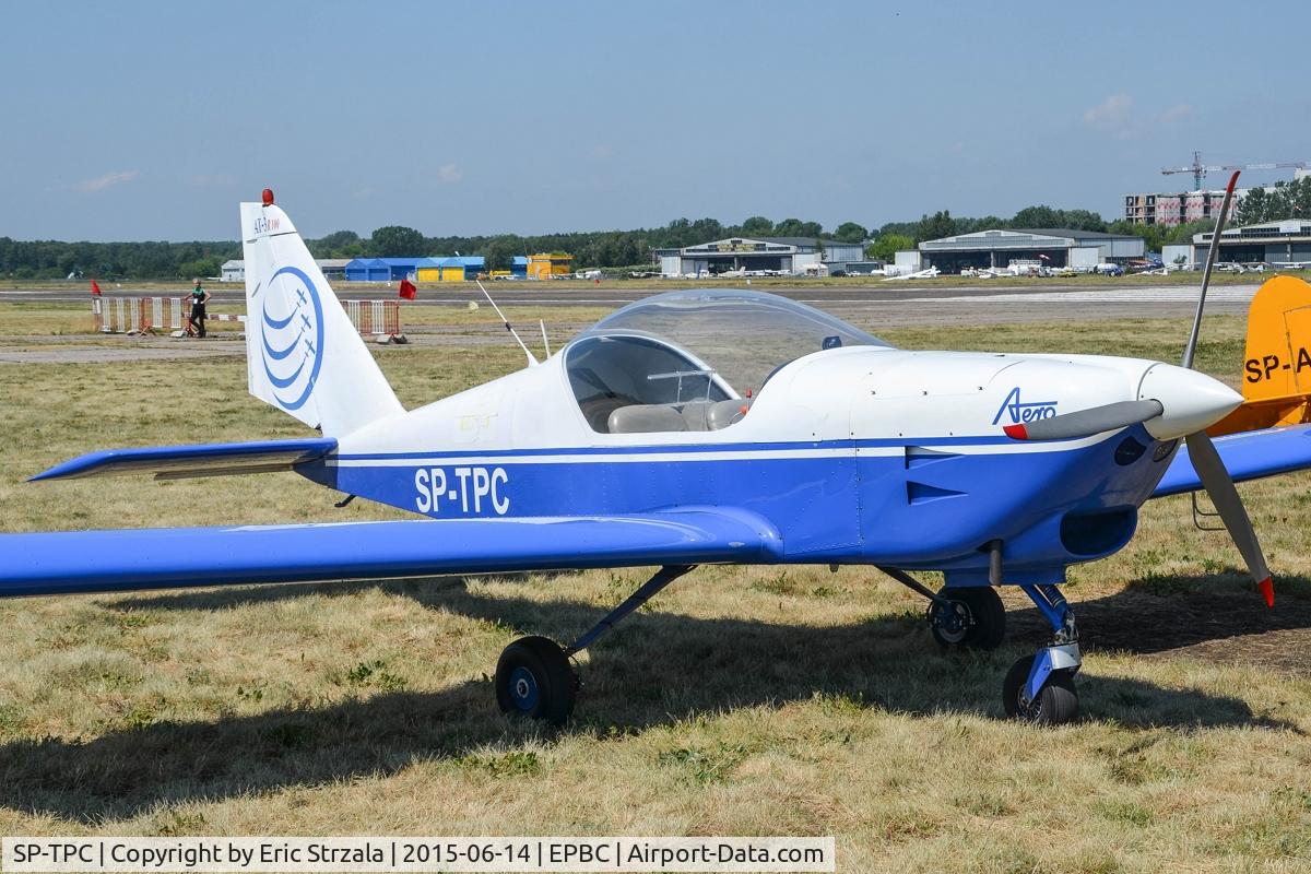 SP-TPC, 2001 Aero AT-3 L100 C/N AT3-001, Taking part in the small airshow.