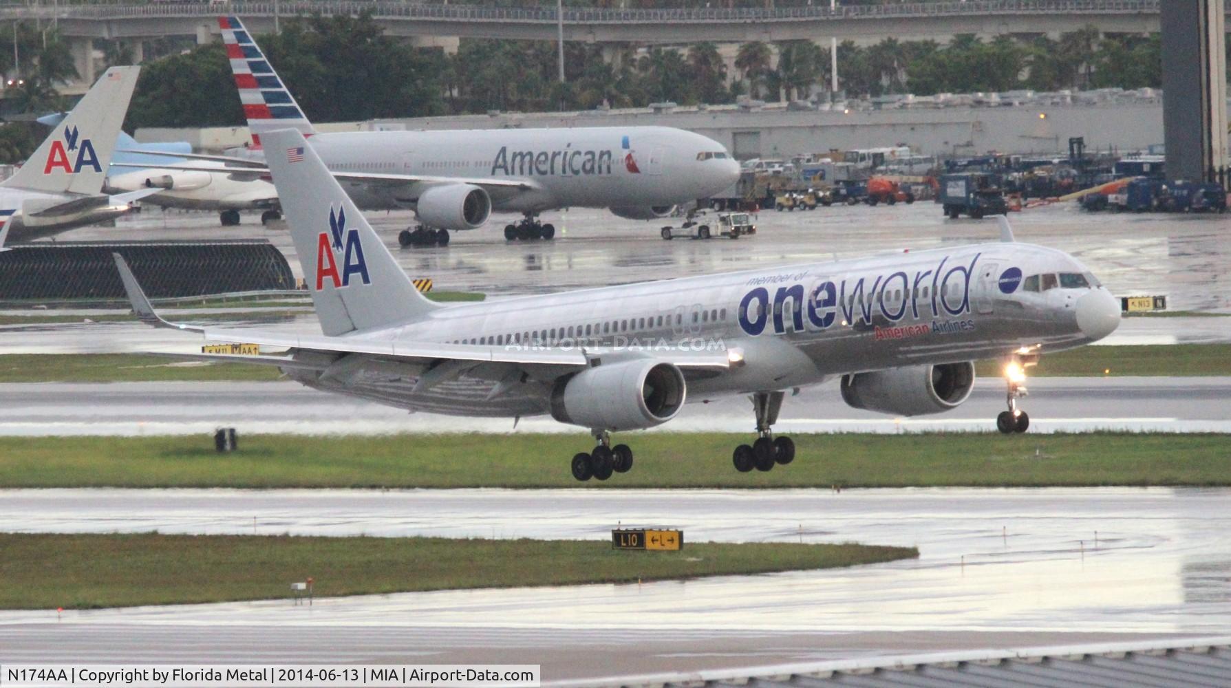 N174AA, 2002 Boeing 757-223 C/N 31308, American One World