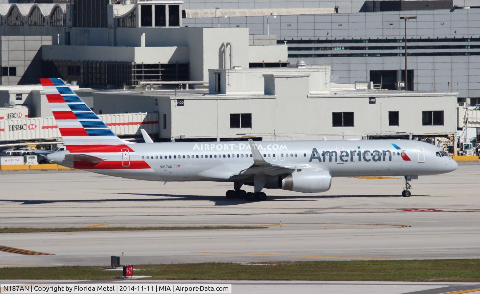 N187AN, 2001 Boeing 757-223 C/N 32381, American