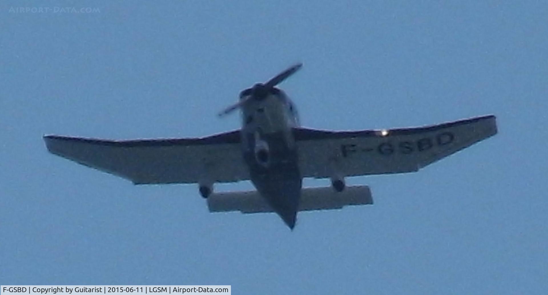 F-GSBD, Robin DR-400-180 Regent C/N 2329, Off the beach at Samos