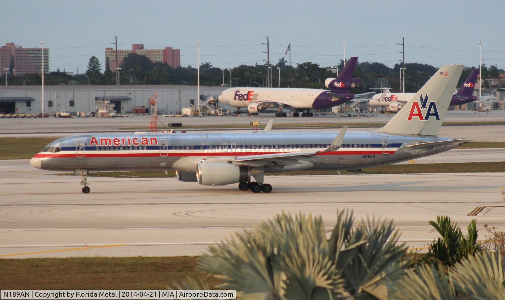 N189AN, 2001 Boeing 757-223 C/N 32383, American