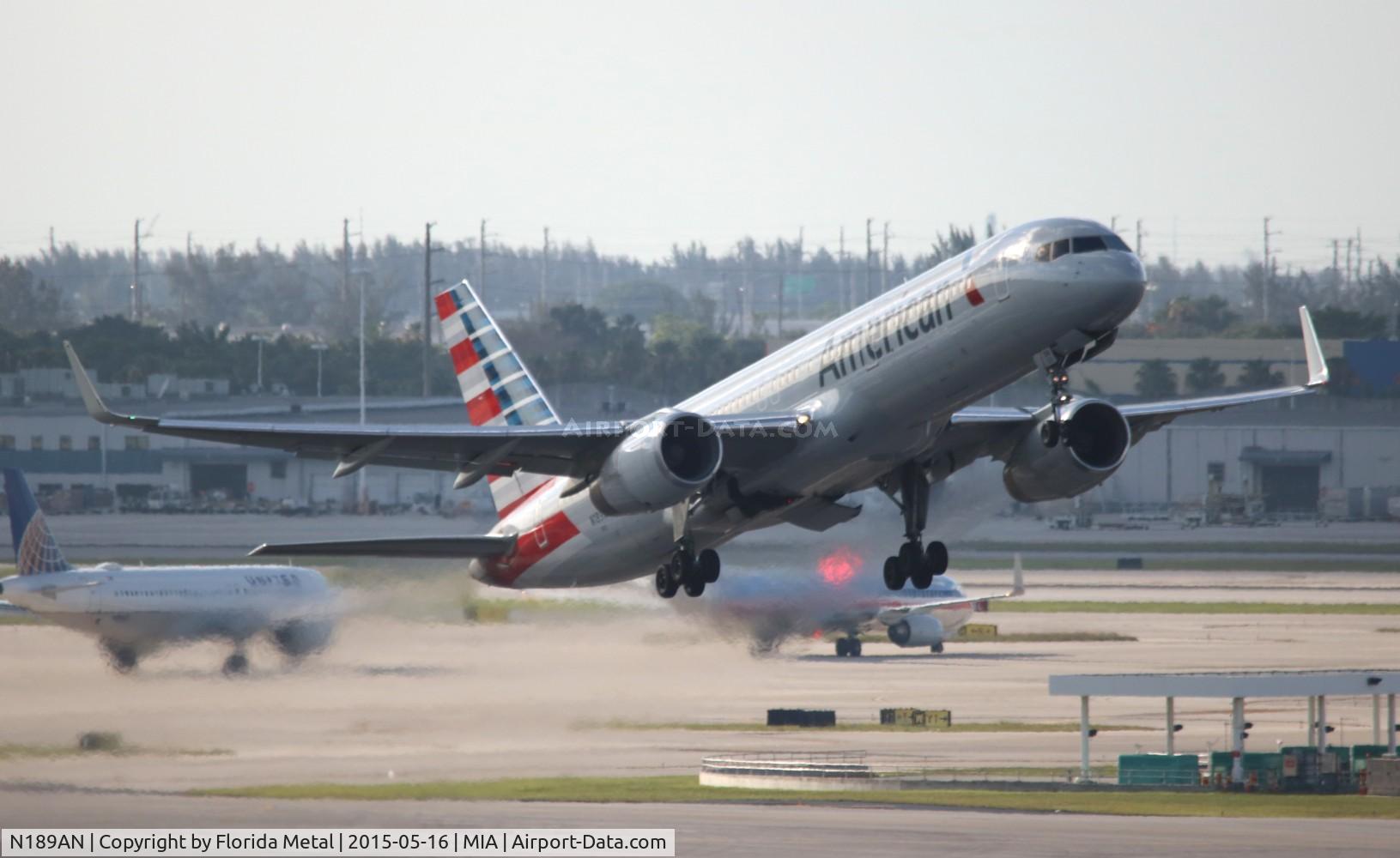 N189AN, 2001 Boeing 757-223 C/N 32383, American
