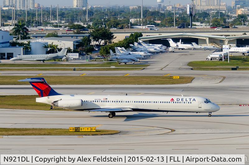 N921DL, 1988 McDonnell Douglas MD-88 C/N 49645, Ft. Lauderdale