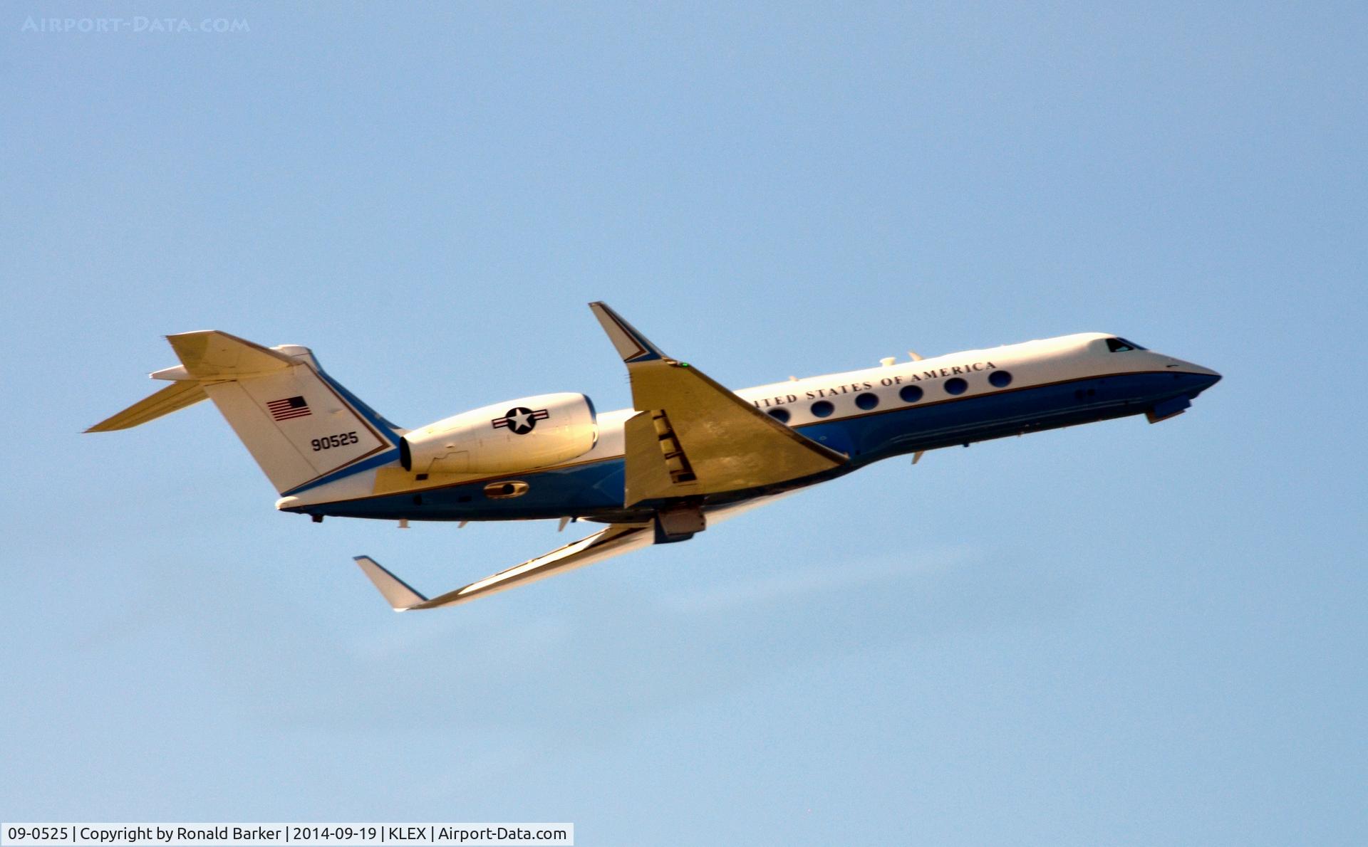 09-0525, 2009 Gulfstream Aerospace C-37B Gulfstream 550 C/N 5247, Departure Lexington