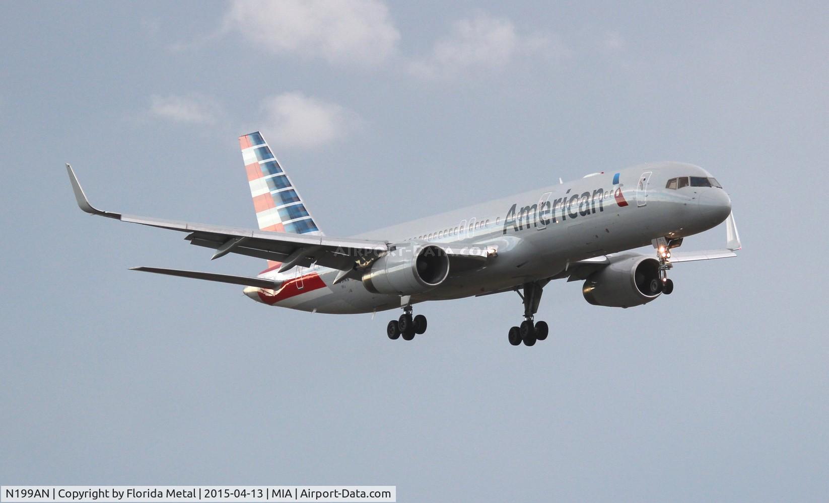 N199AN, 2001 Boeing 757-223 C/N 32393, American